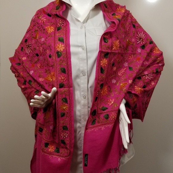 Magenta Embroidered Kashmir 100% Wool Scarf poncho - Picture 2 of 5